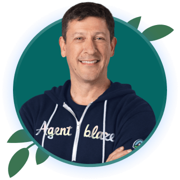 Mauricio Alexandre Silva in an Agentblazer hoodie